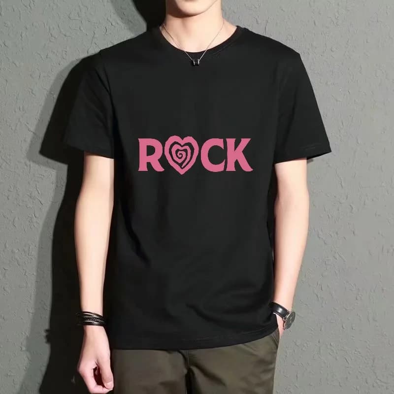 Men's Black Round-Neck Short-Sleeved T-Shirt with Pink Rock Heart-Shaped Print Pattern, Casual Street Style Top, Versatile for Everyday Wear, Comfortable and Breathable Polyester Fabric
