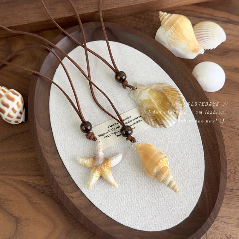 Collana Lunga con Ciondolo a Tema Marino: Conchiglia, Stella Marina, Capasanta - Design Unico e Creativo per Gioielli da Collo, Ideale per Uso Quotidiano, Feste e Spiaggia