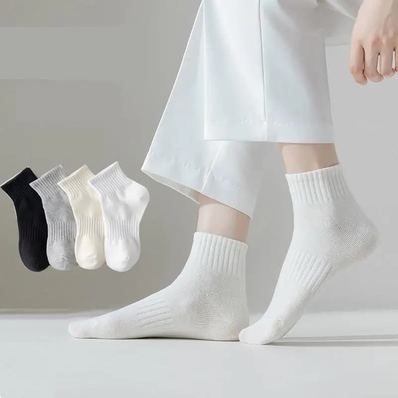 1 Pairs Classic Black And White Women's Short Socks Men Socks Comfortable And Breathable Socks For Spring And Summer