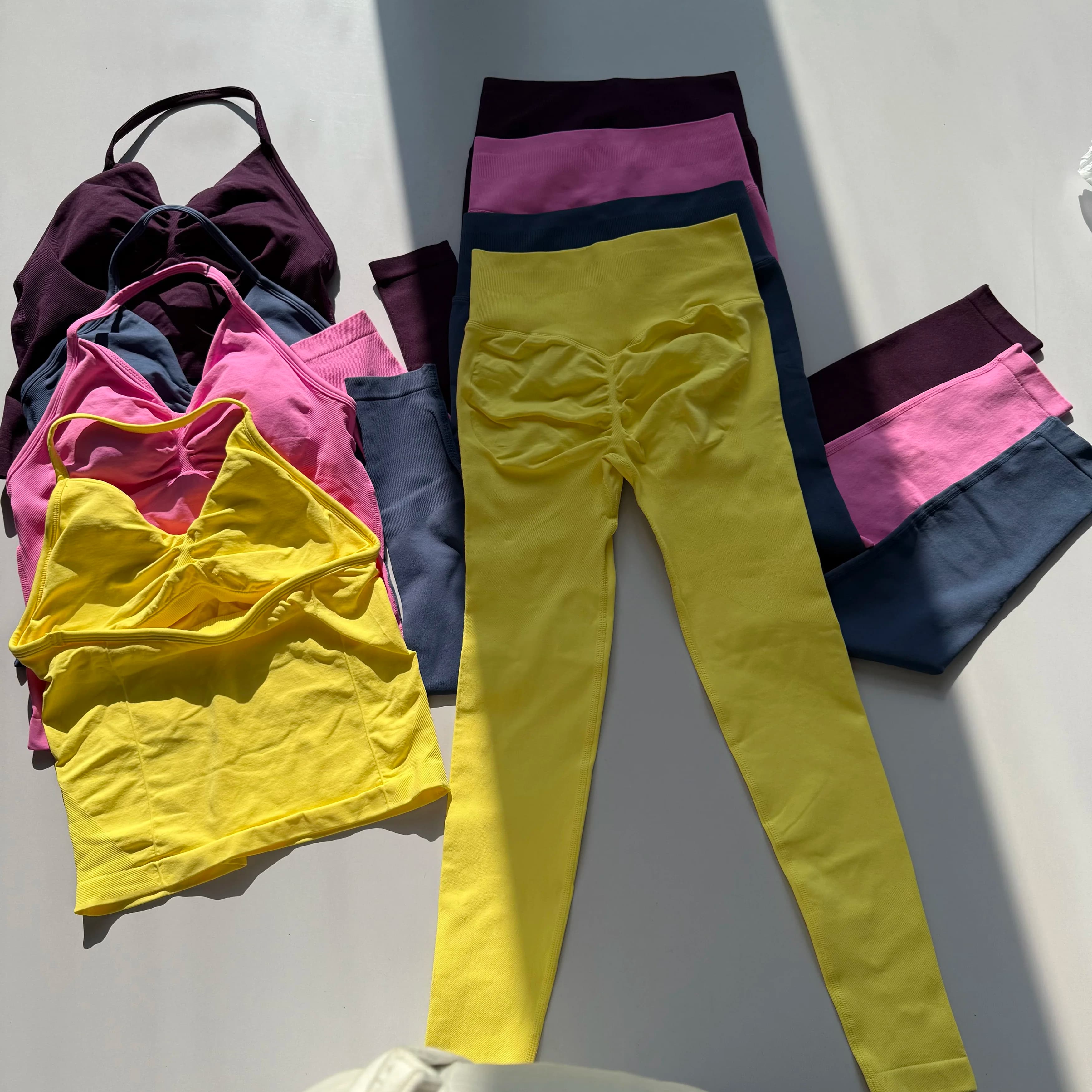 Set 2 Pieces Without Sewings: Sport bra with Spalline and High Waist Leggings Models for Fitness, Race and Gym