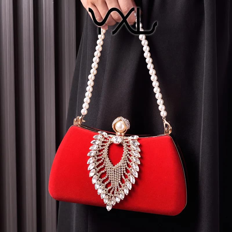 Borsa da sera femminile dal design di lusso Retro occasione formale Borsa in velluto con diamanti Festa di nozze Pochette viola rossa della madre