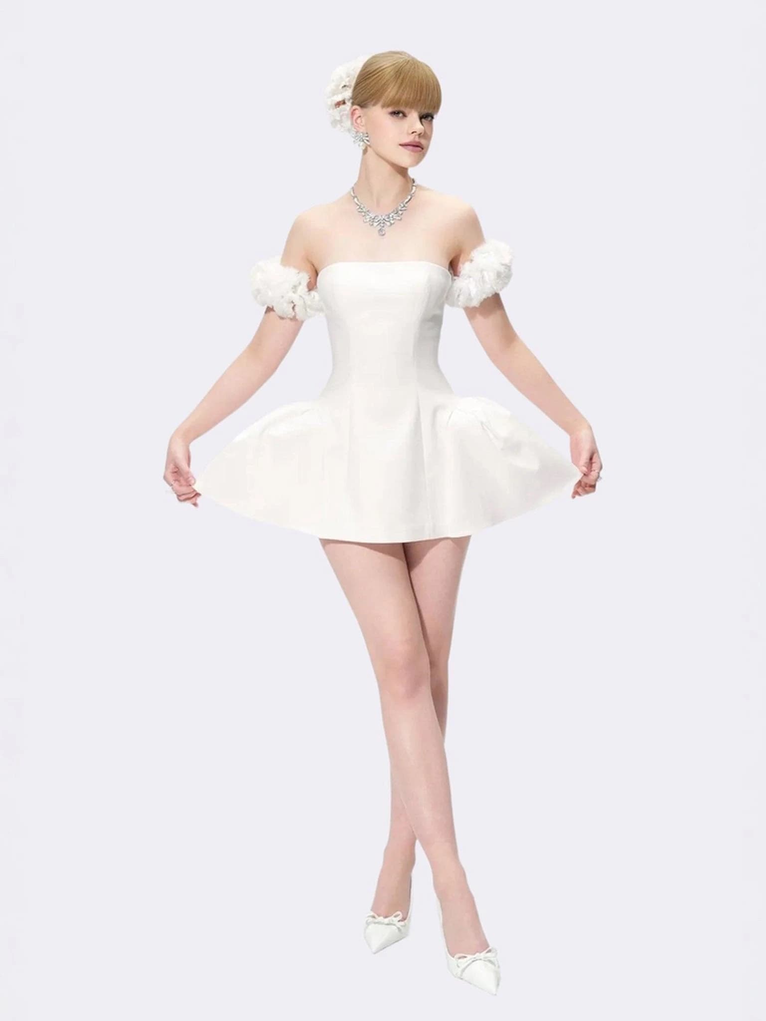 Abito da sera personalizzato color avorio, elegante, mini, senza spalline, con fiori, a colonna e a tubino, senza maniche, di lusso, per donna