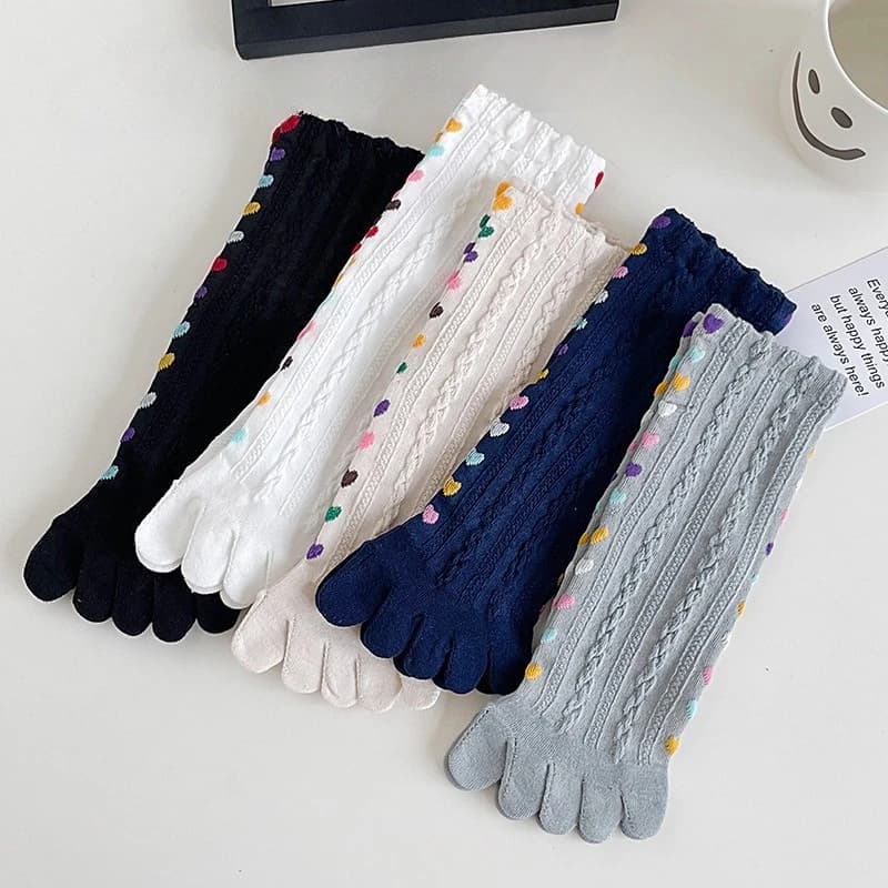 1 pair of women's spring and autumn split toe socks - cute heart-shaped printed split toe mid tube socks, comfortable