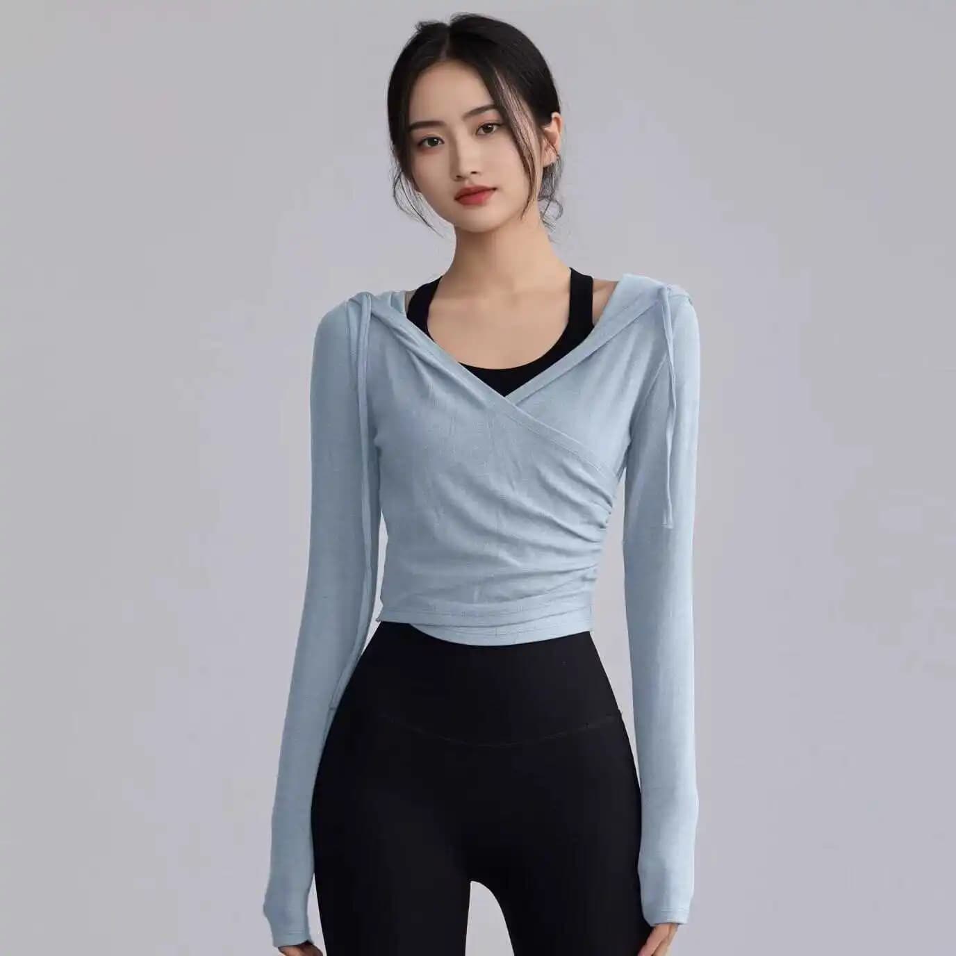 Nuova maglietta sportiva slim fit con scollo a V per allenamenti, corsa, yoga, a maniche lunghe, snellente e ad asciugatura rapida, per donna, autunno e inverno.