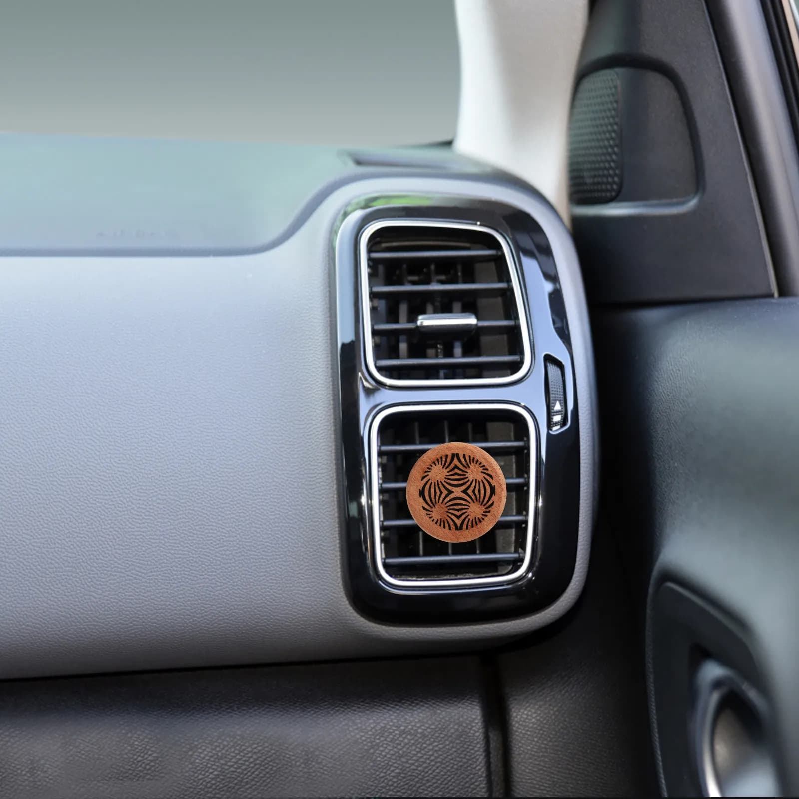Diffusore di aromi con clip per auto, deodorante per ambienti, decorazione per interni in legno, clip per bocchette dell'aria, decorazioni per auto da donna