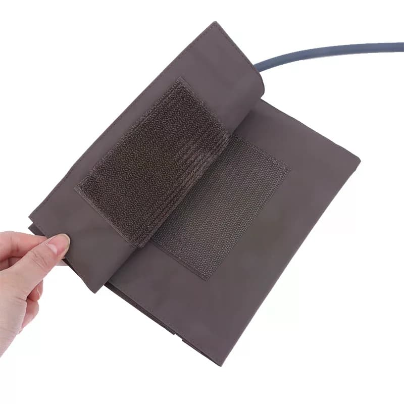 NIBP bracelet reusable for measuring blood pressure, available in 5 different sizes, with single tube, for infants and adult patients.