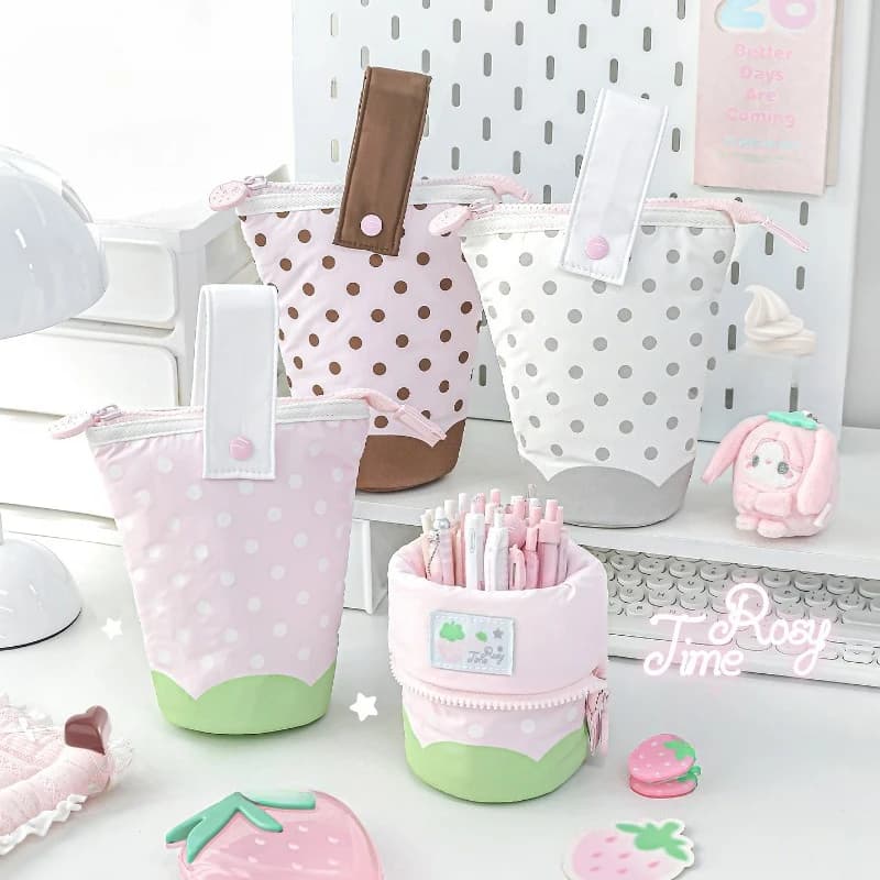 Astuccio verticale per matite verticale con fragola simpatico cartone animato Borsa per cancelleria in stile coreano di grande capacità ribaltabile nel portapenne per la scuola