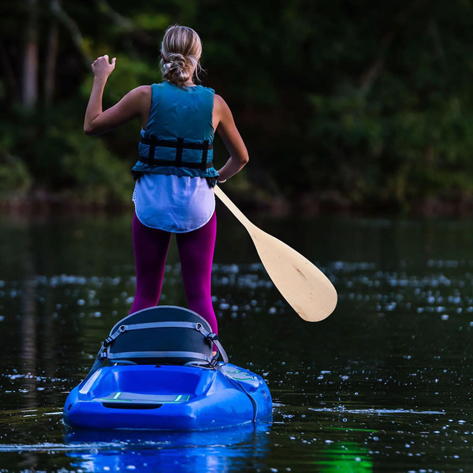 Pagaia Leggera in Legno per Canoa Kayak Gommone Imbarcazione Gonfiabile con Impugnatura Ergonomica a T per un Controllo Stabile e un Utilizzo Confortevole all'Aperto