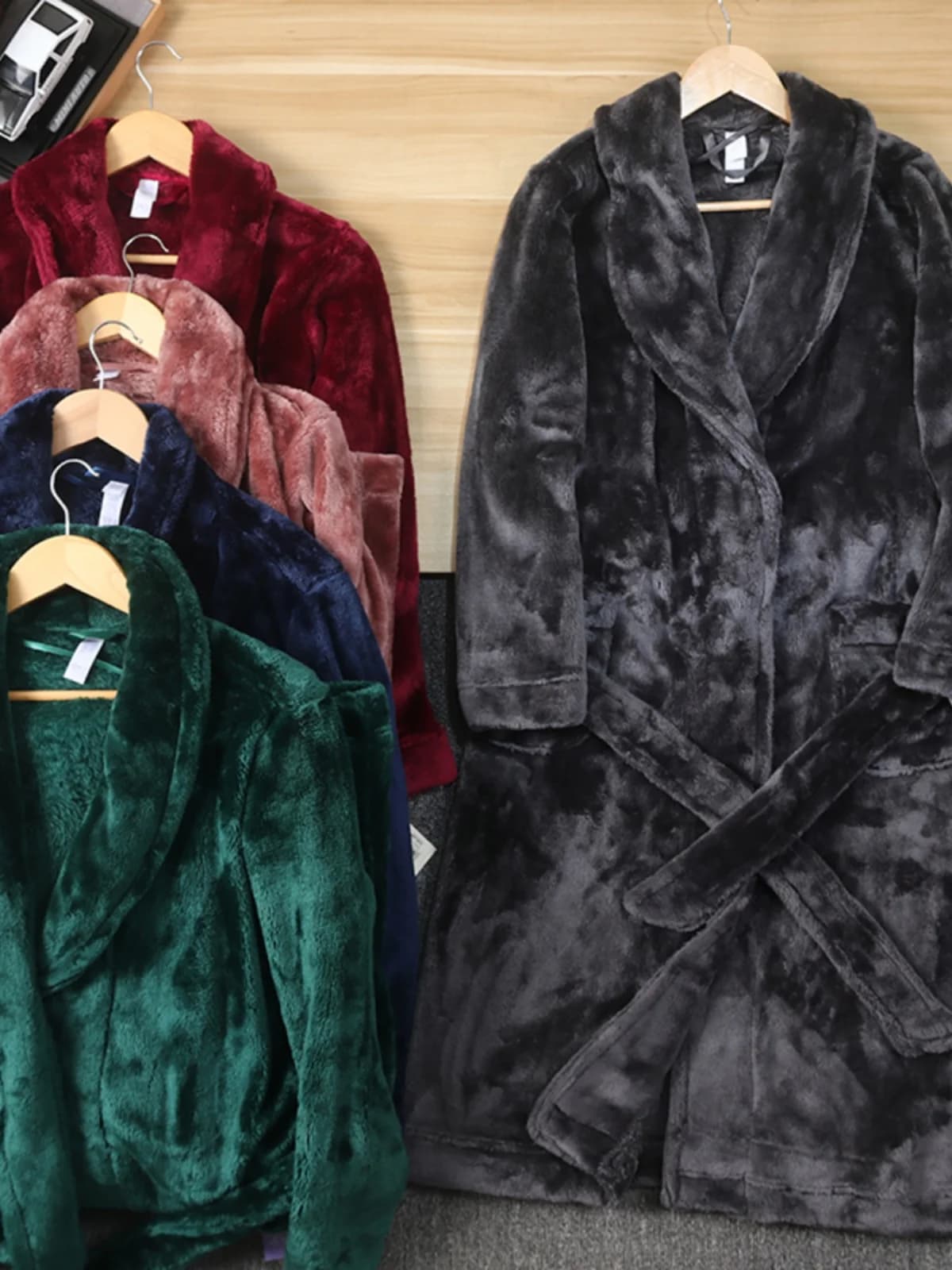 Accappatoio Invernale da Uomo in Flanella Spessa di Lusso Italiano, in Pile Corallo, Caldo e Confortevole, Stile Semplice per Casa e Bagno
