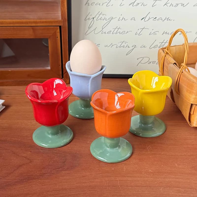 Portauova con fiore di tulipano Vassoio per uova in ceramica Colazione per bambini singoli Stoviglie creative Accessori da cucina per tazze di uova carine