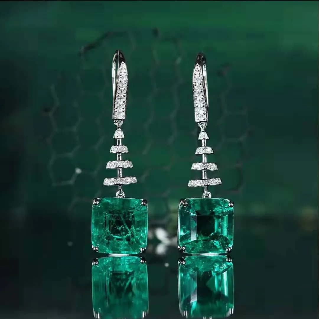 Simulazione Orecchini geometrici a forma di organo smeraldo Accessori per orecchie con orecchini pendenti tutto-fiammifero di moda di lusso