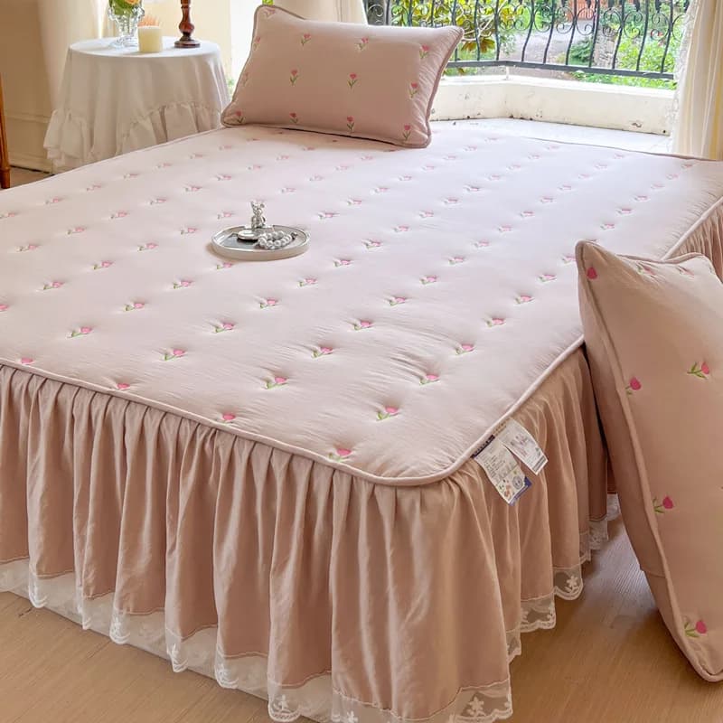 Set gonna letto in cotone trapuntato addensato con federa ricamata Coprimaterasso romantico con volant per camera da letto per ragazza