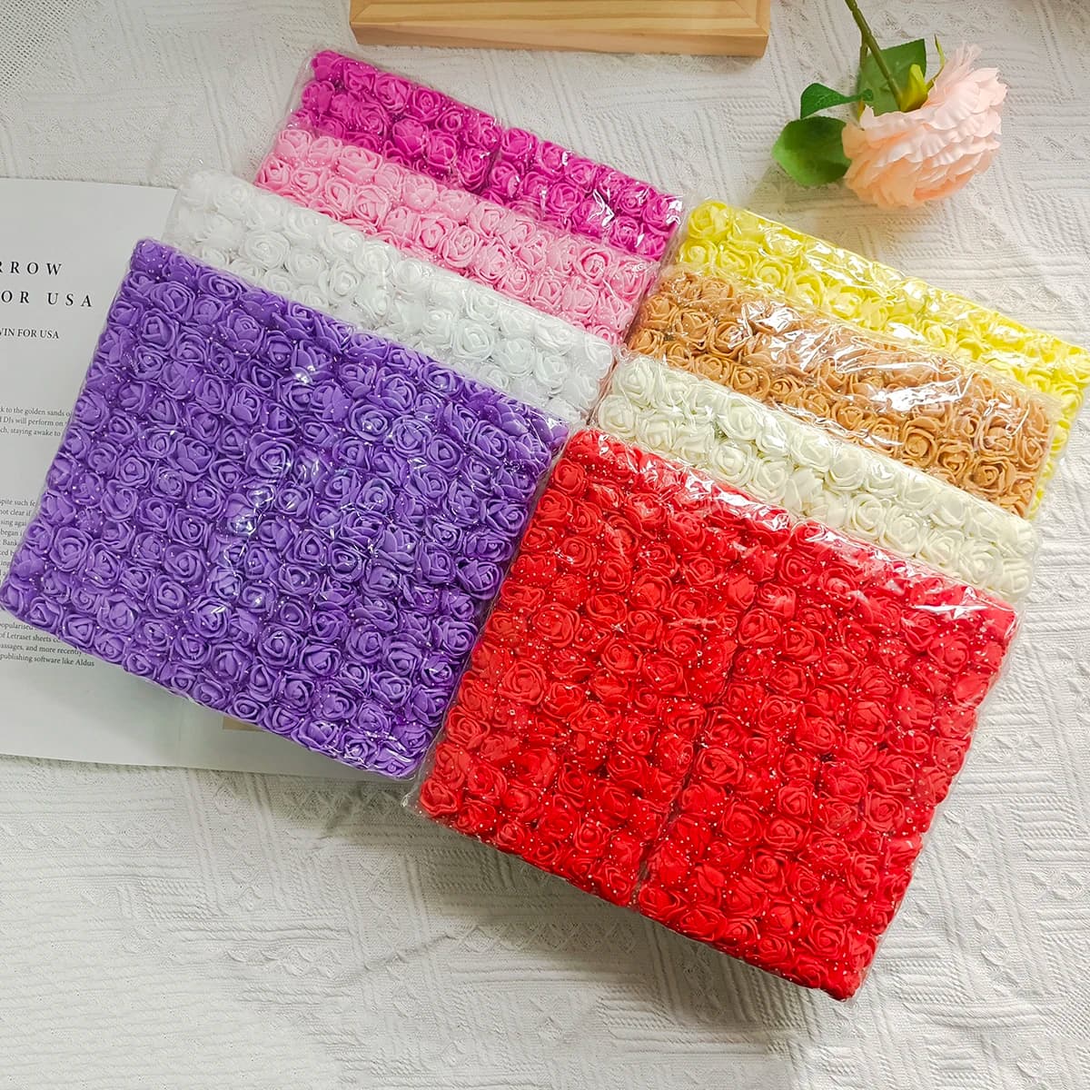 144 Pezzi 2 cm Schiuma Mini Orsacchiotto di Rose Decorativo Decorazioni per la Casa Accessorio Matrimonio Ghirlanda di Natale Fiori Artificiali Fai da Te