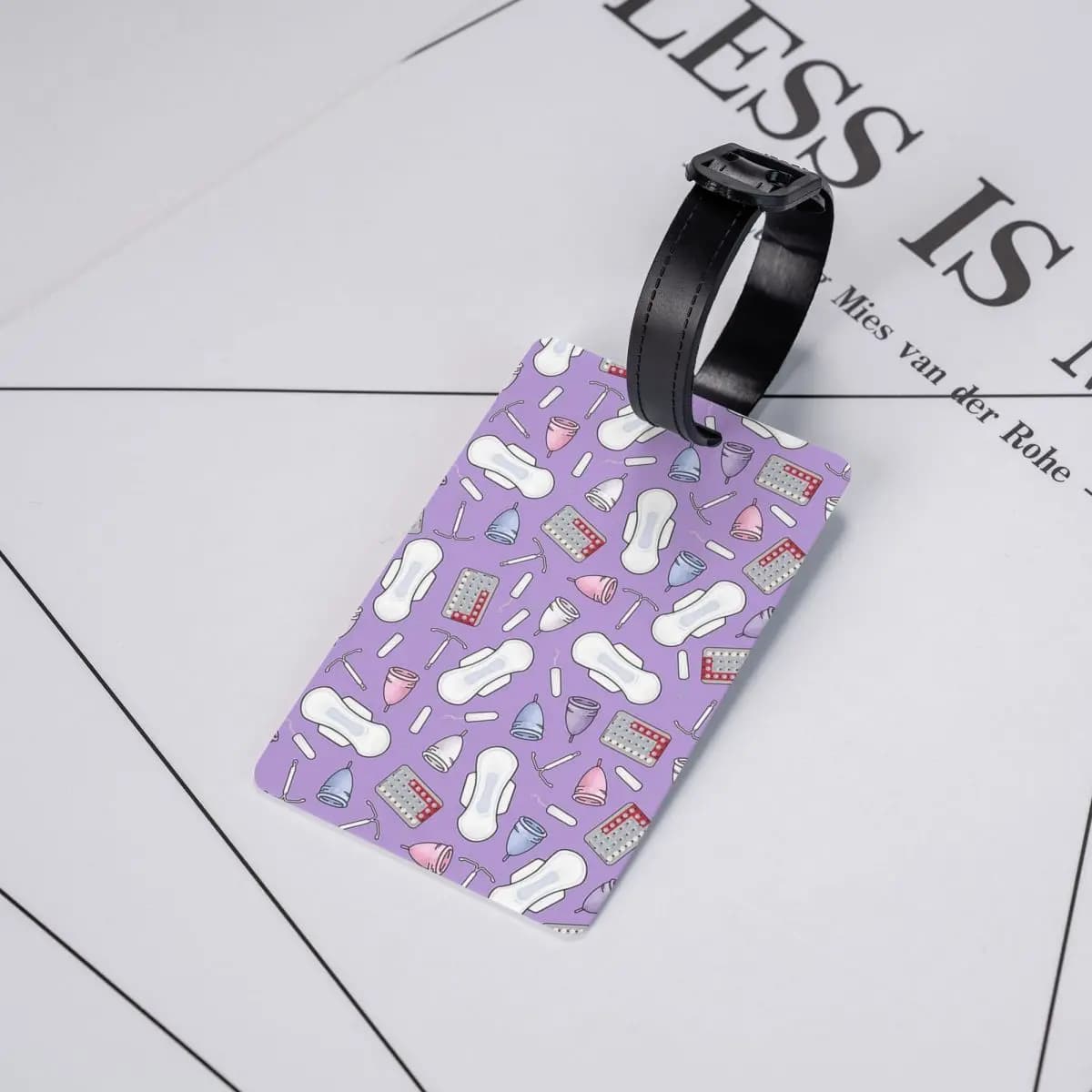 Etichette per Valigie Viola con Protezione Mestruale, Accessori per Bagagli da Viaggio, Porta Etichette con Nome e ID