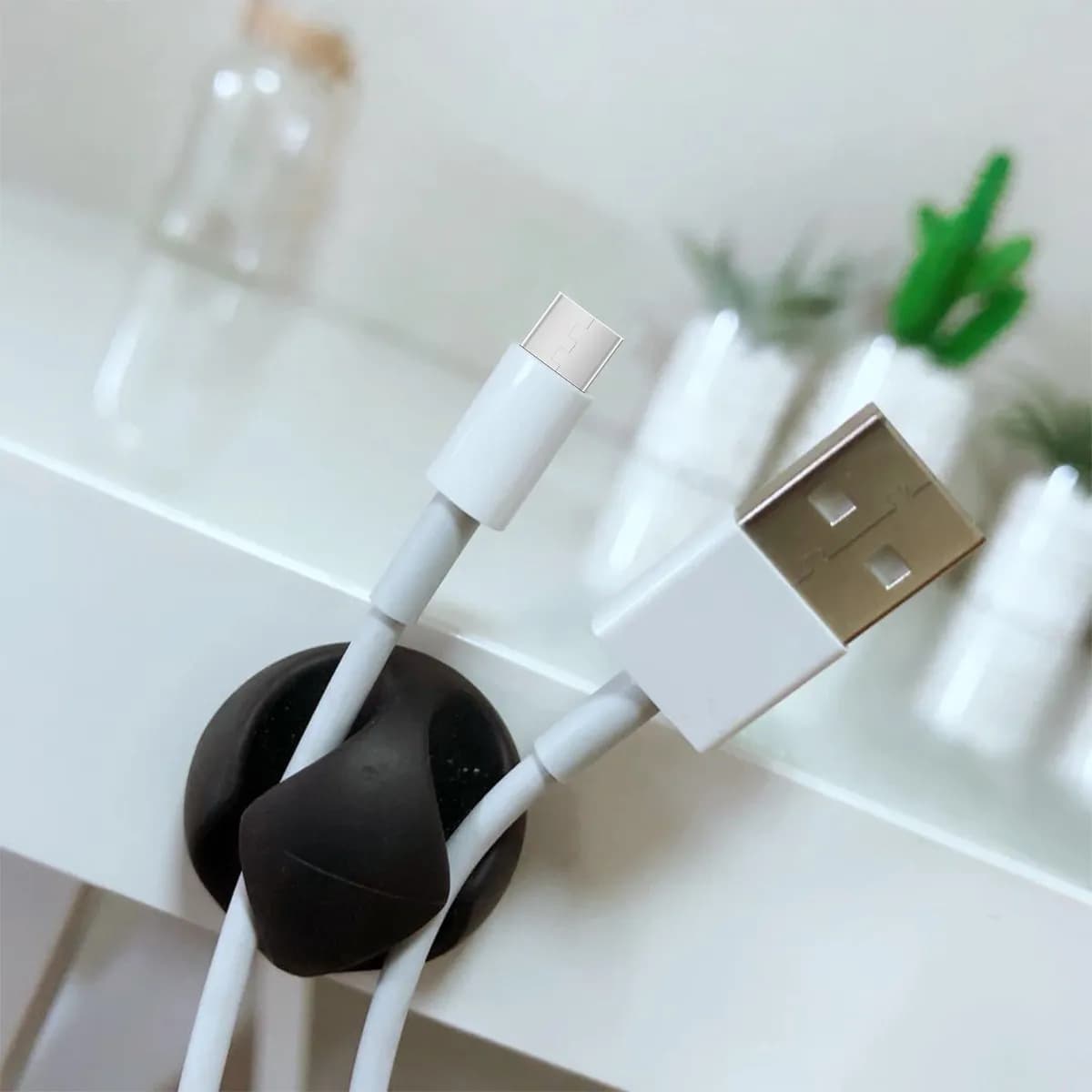 12 Pezzi Clip per Cavi Adesivi Resistenti, Organizzatore per Cavi da Scrivania, Casa, Ufficio, Auto, Gestione Cavi Senza Residui, Rimovibili, Tenuta Forte