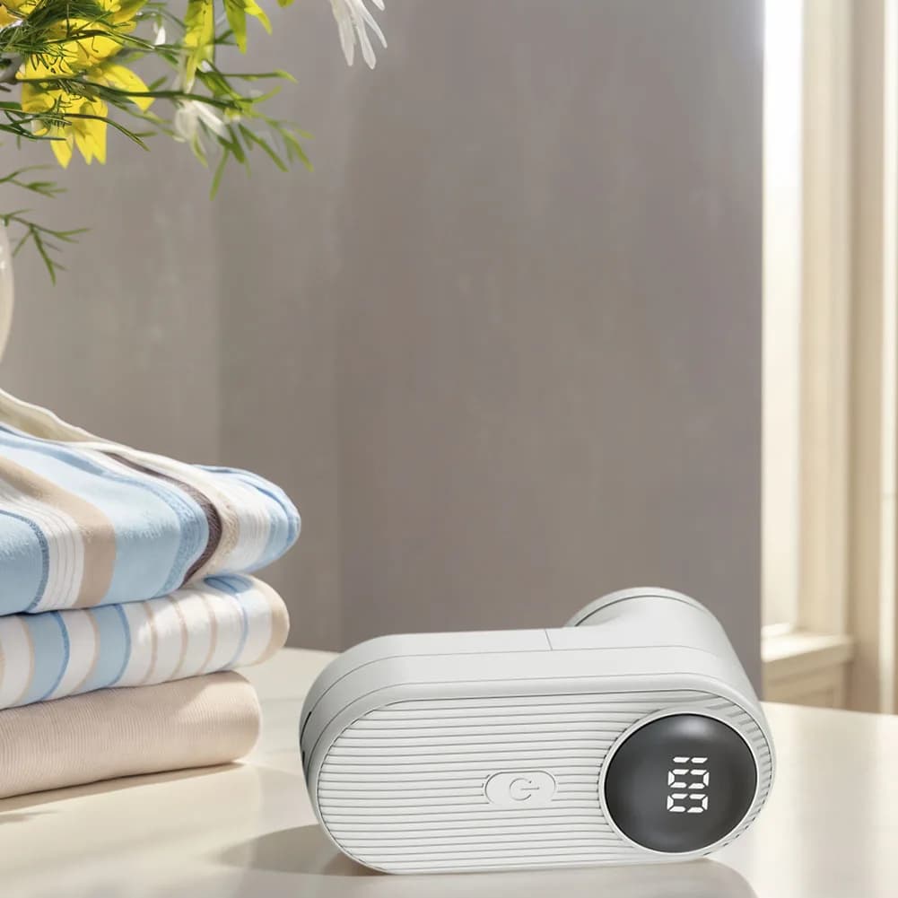 Electric Lint Remover Fabric Shaver USB Rechargeable Sweater Shaver LED Display Debobbler Clothes Shaver 3 Speed for Home Travel
