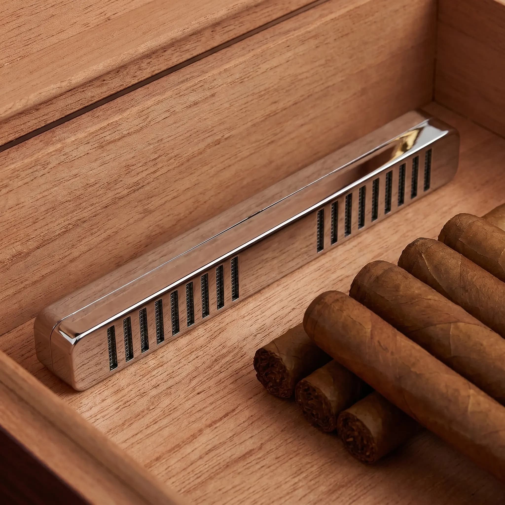 Cigar Humidor Case Halloween Christmas Anti Gravity Humidifier Aroma Diffuser Desk Humidifier Accessories Bar Freshness Device