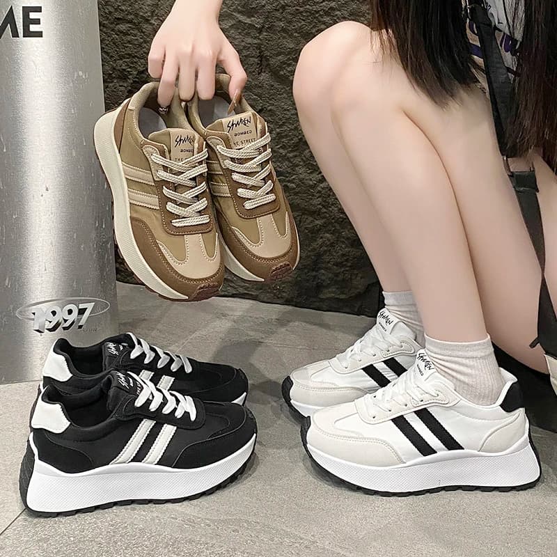 Scarpe da ginnastica da donna 2025 Nuovo autunno inverno Suola morbida Base spessa Scarpe sportive casual vecchio stile Scarpe da donna versatili alla moda