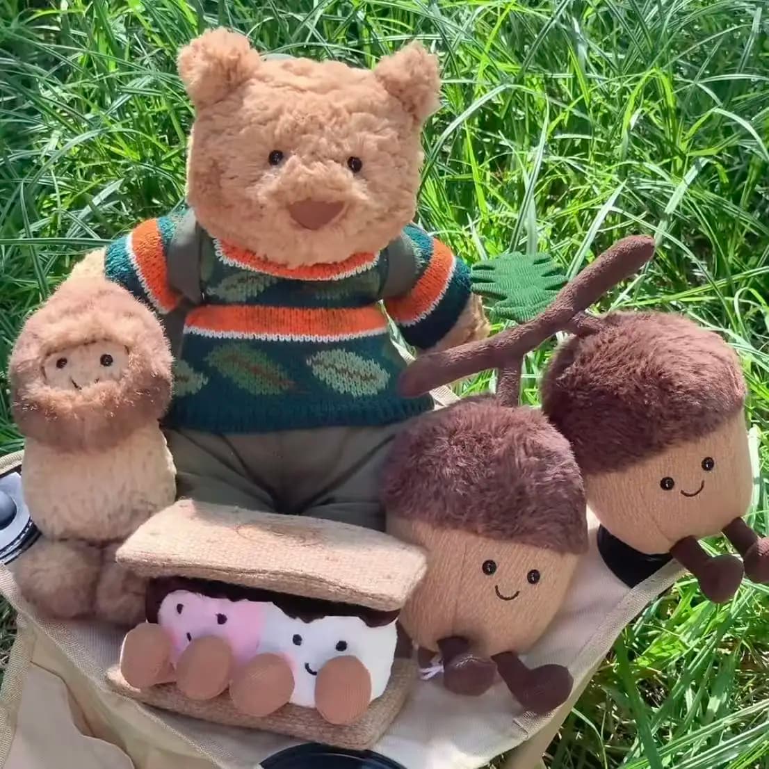 Cake Rabbit, Floral Rabbit, Leopard Rabbit, Brown Rabbit, Birthday Series (Strawberry Cake, Carrot Cake), Monkey, Bathrobe Bear
