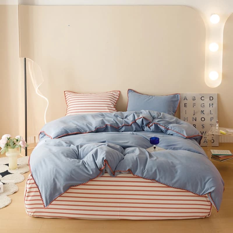 Set di biancheria da letto in cotone lavato resistente con proteine blu, copripiumino con ricamo a blocchi di colore a righe e federe standard