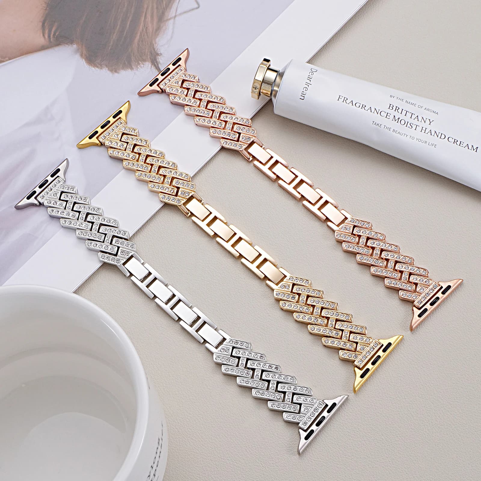 Cinturino con diamanti adatto per Apple Watch 40/44/38/45/41/49/42mm bracciale in metallo serie iWatch se 7 6 3 5 Ultra 2 8 9