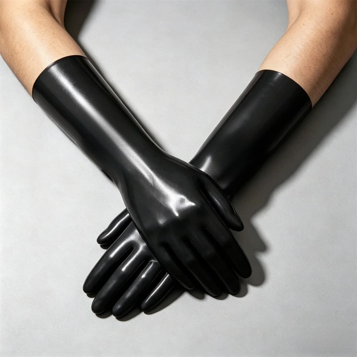 Guanti corti unisex in lattice nero lucido elasticizzati in gomma per outfit