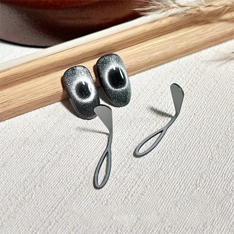 Magnete per unghie per design a forma di occhio di gatto cavo Magnete Foglio di ferro 3D magnetico Cat Eye Gel Polish Nail Art Stick Salon Studio o Home