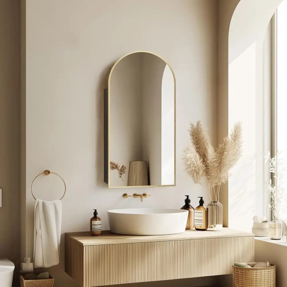 Armadietto Medico Dorato ad Arco con Specchio, Specchio Contenitore da Bagno, Armadietto a Specchio da Parete con Presa, Ripiani Regolabili