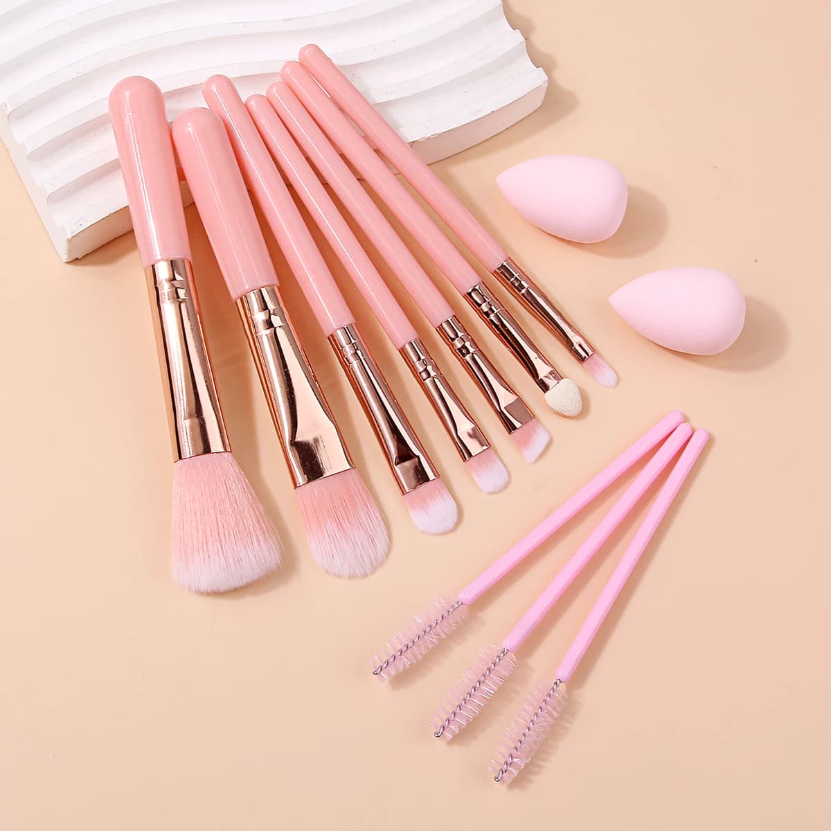 12Pcs Soft Pink Makeup Brushes Set Foundation Blush Eyeshadow Brow Brushes With Makeup Sponge Cosmetic Beauty Kit