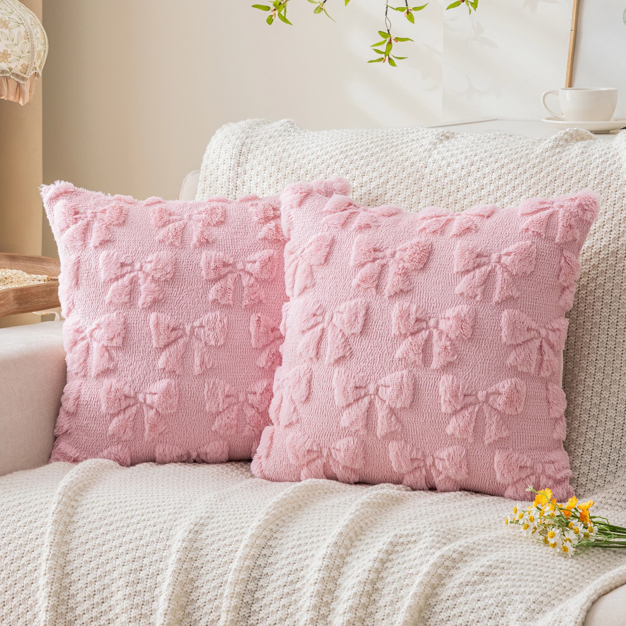 Set of two pieces, pillowcase for home decorations with pink bow, invisible zipper, soft cushion cover in synthetic fur, suede holder, suitable for living room, bedroom, decorative pillow for sofa, cushion insert not included, not washable in washing machine