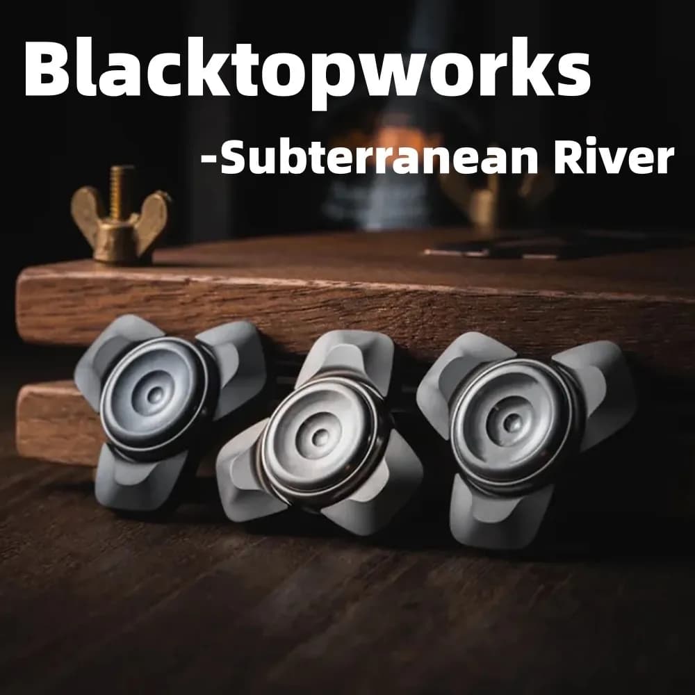 Blacktopworks EDC Subterranean River Fidget Spinner in Acciaio Inossidabile, Accessori da Scrivania per Ufficio, Gadget Antistress, Giroscopio
