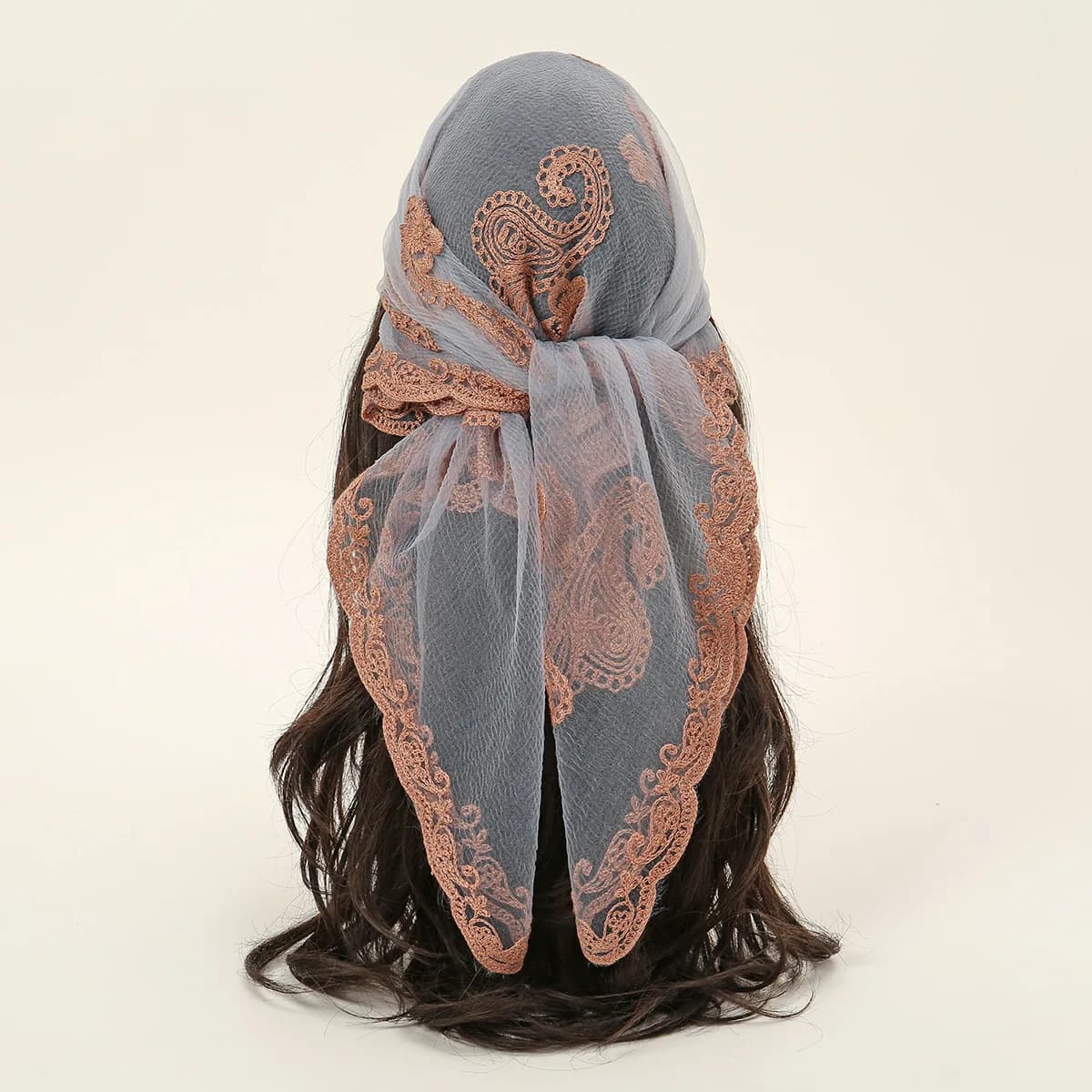 Sciarpa quadrata ricamata con fiori di cashew, elegante foulard, cappello curvo, semplice foulard a pullover.