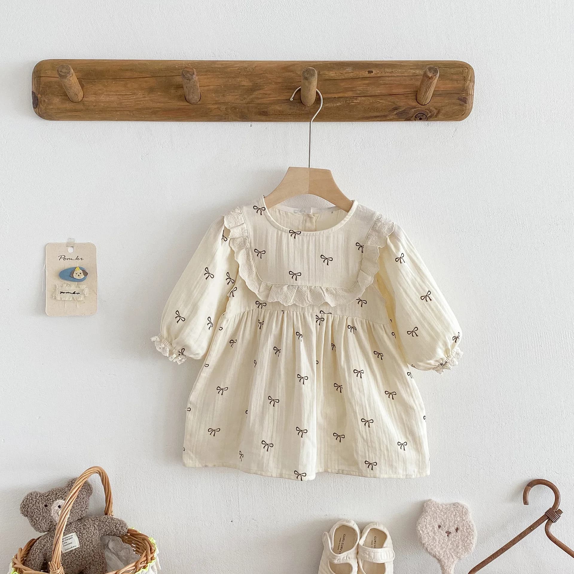 2025 Autunno nuove ragazze carine stampa fiocco abito da principessa bambini manica lunga abito casual neonata abito in cotone vestiti per bambini