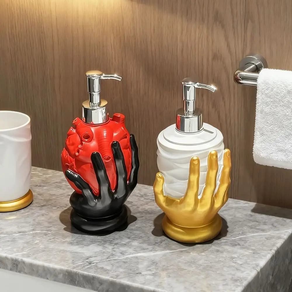 Dispenser di Sapone a Forma di Cuore in Resina, Ricaricabile, con Pompa, Bottiglia Decorativa per Gel Doccia