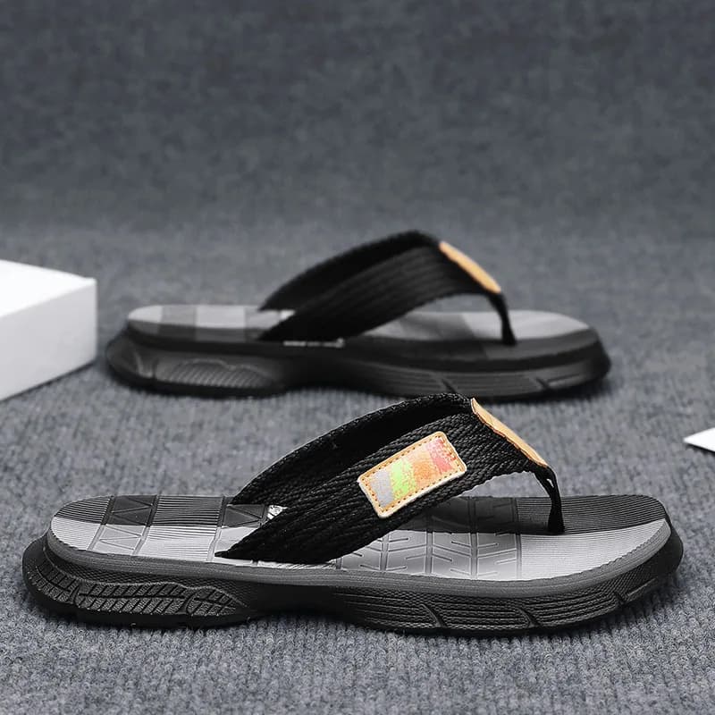 Men's flip - flops, green webbing, color - blocked soles, casual style, outdoor beach slippers