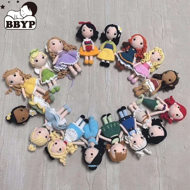 Bambola lavorata a maglia fatta a mano Bambole principessa all'uncinetto Bambole all'uncinetto per accessori per la casa Modello Ornamenti giocattolo artigianale