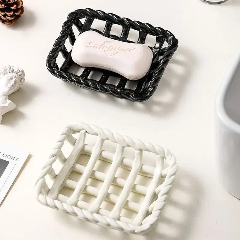 Excavated ceramic soap dish, soap dish for draining domestic toilet, soap dish, soap dish
