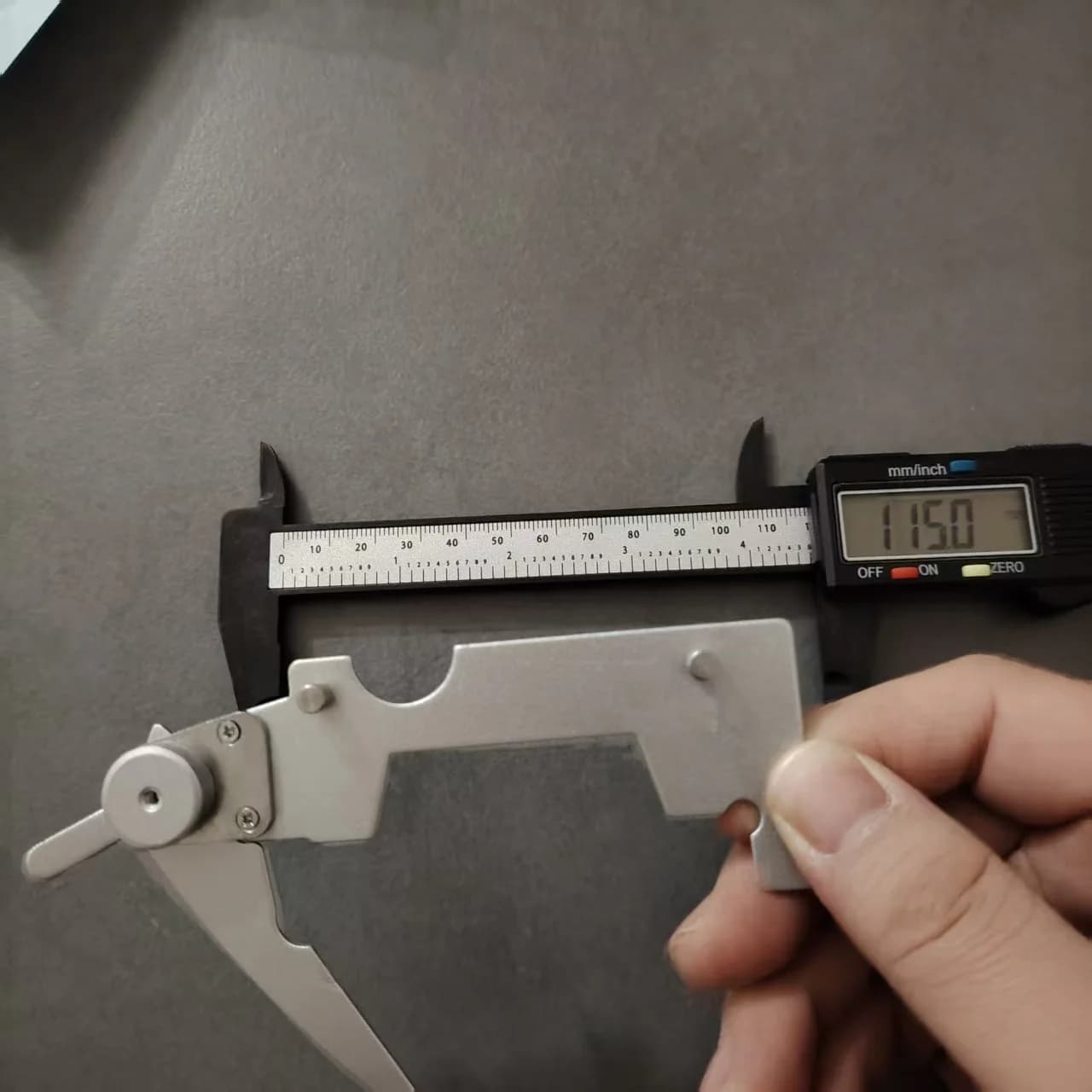 1PC microscopio biologico palcoscenico meccanico a doppio strato piattaforma mobile supporto pressacavo diapositive clip accessori parti