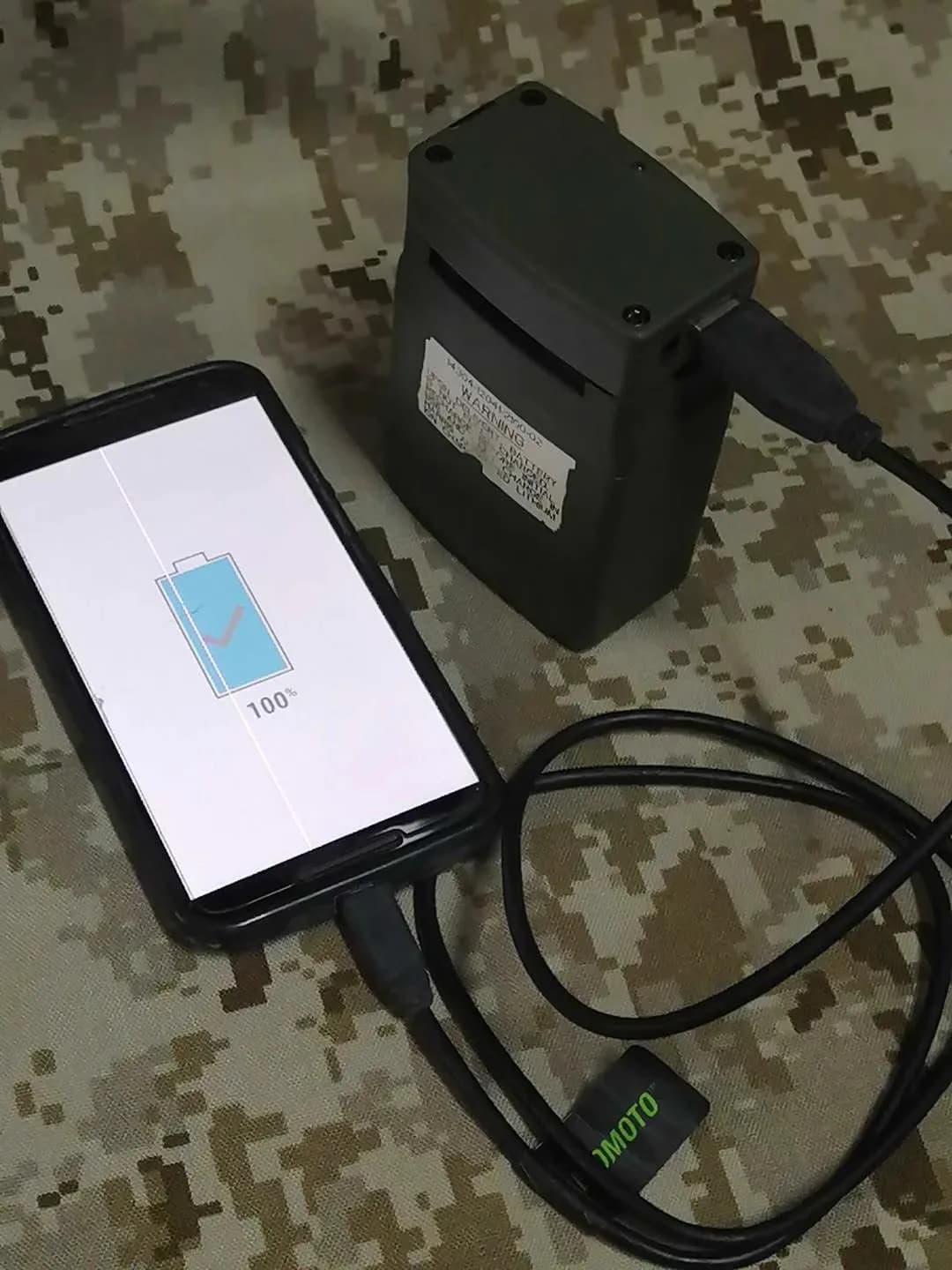 Accessori tattici da caccia all'aperto, accessori per walkie-talkie, caricabatterie ad alta efficienza standard TCA152 da 8,4 V CC