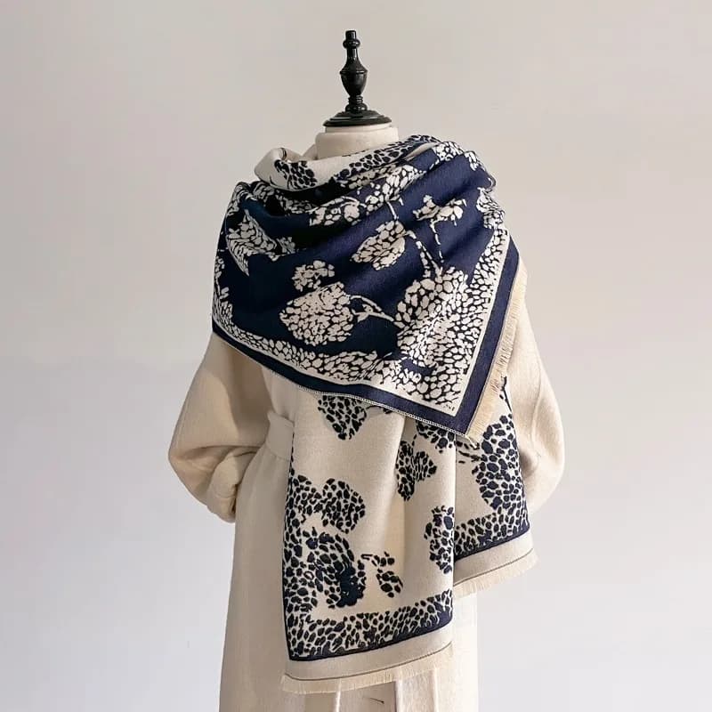 New double-sided woman scarf in imitation cashmere, warm and elegant, for autumn and winter.