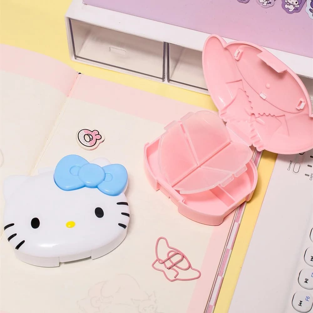 Autentico Portapillole Portatile Sanrio Hello Kitty My Melody a 4 Scomparti, Organizzatore per Medicinali da Viaggio, Contenitore per Vitamine e Compresse