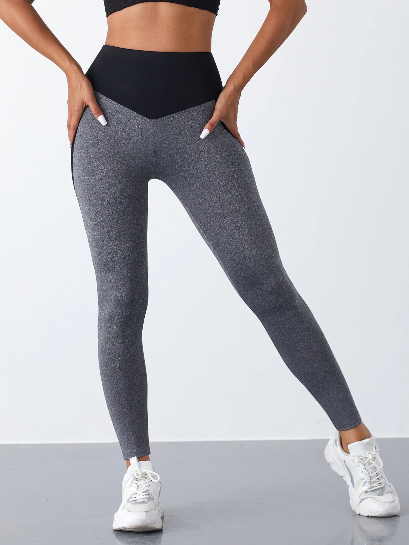 Leggings da yoga sportivi color block e patchwork da donna, pantaloni attillati da nove pollici elasticizzati a vita alta e sollevamento dei fianchi