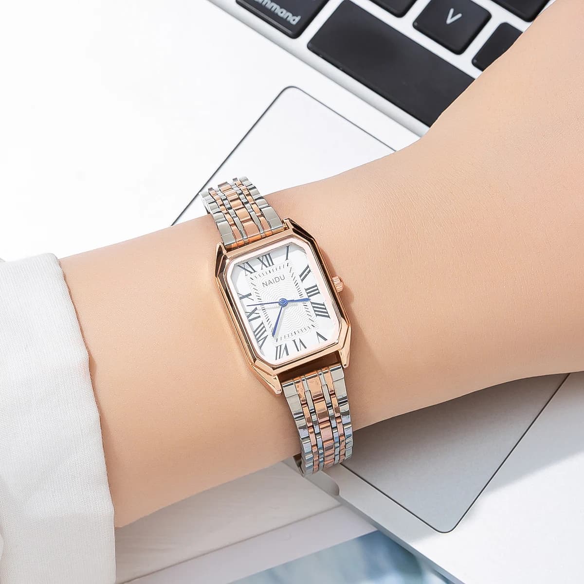 women's watch in steel with fashionable rectangular roman scale dial