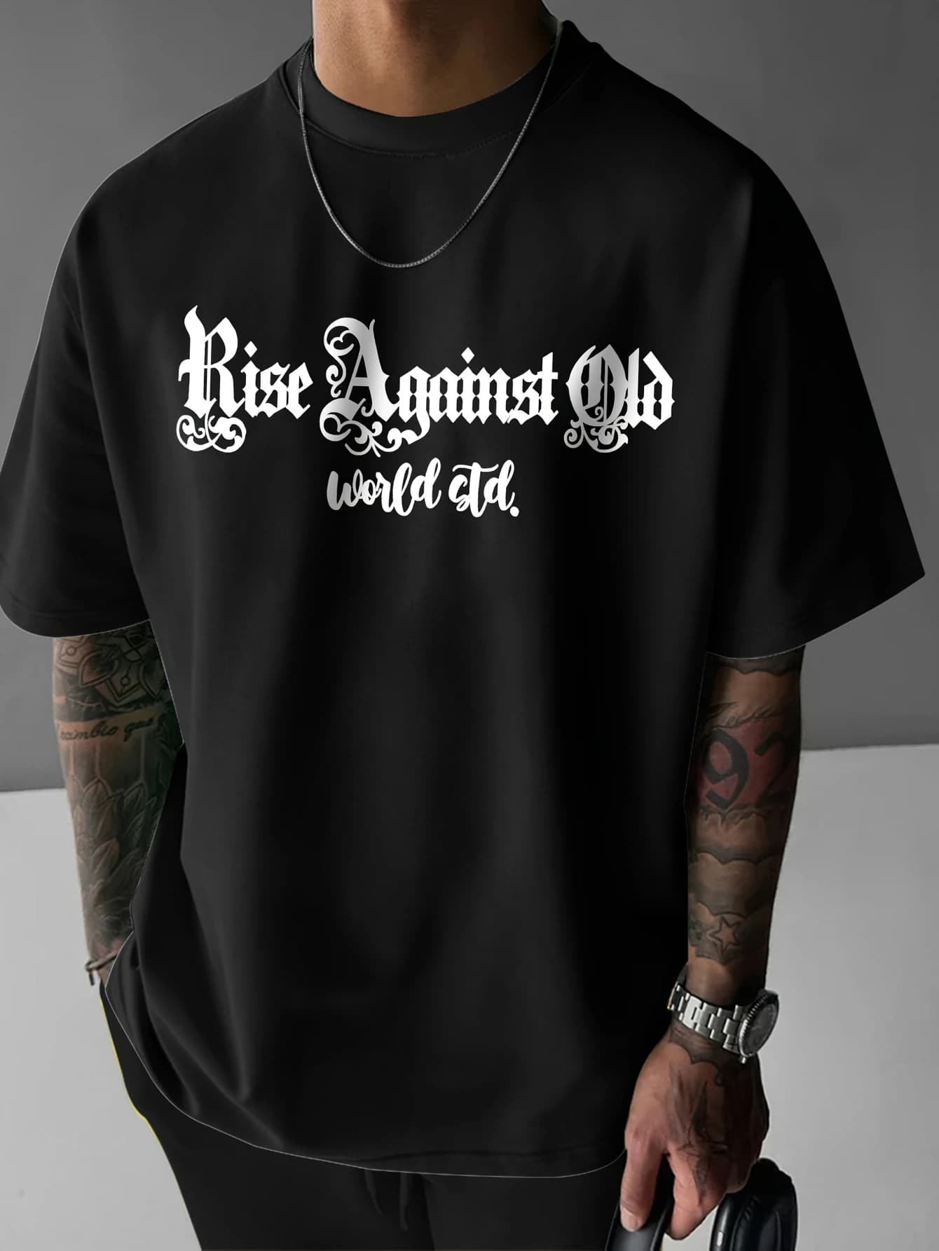 Men's T-shirt - Design with vintage printed back in black gold - Fit for casual and formal clothes, washable in washing machine