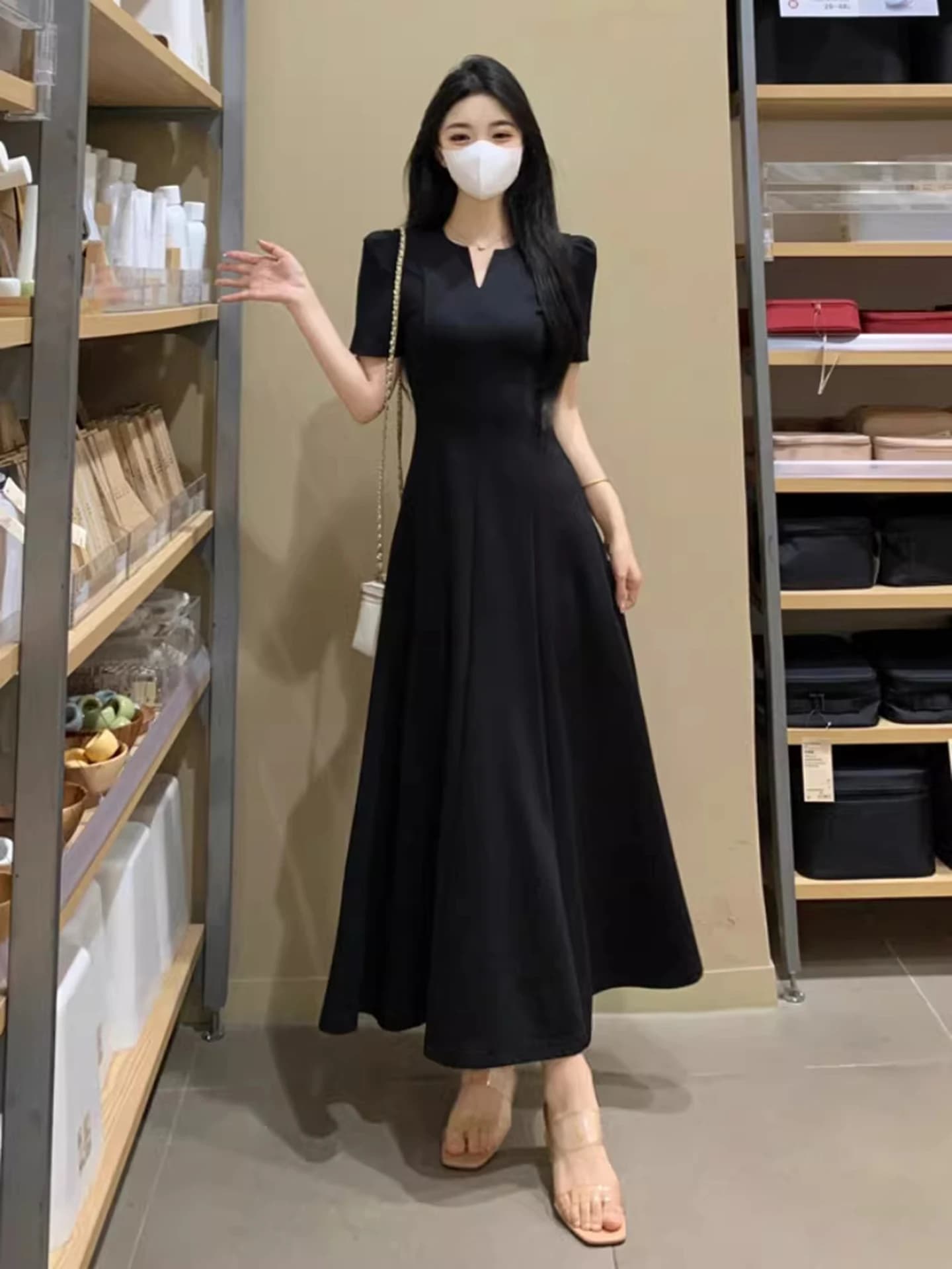 plus Size Black Short Sleeve V-Neck Dress Slimming Waist High Waist A-Line Korean Style Casual Summer Dress for Women