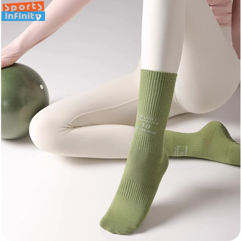 Women's Antiskid Medium Tube Yoga Socks Professional Socks for Pilates Exercise Fitness Rope for Jumping Running Dance Special Sports Socks