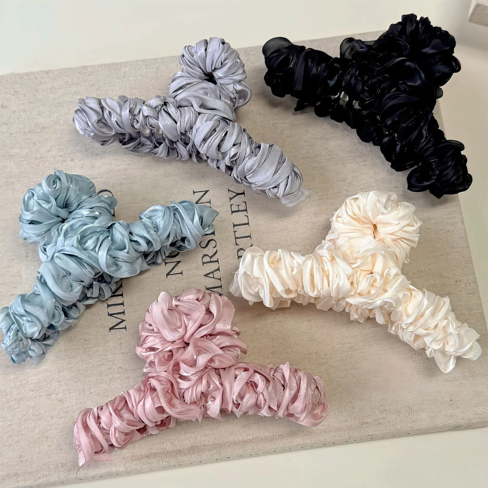 Elegant satin hair clips with folds, French style, non-slip, fashionable, suitable for thick and thin hair, hair accessories