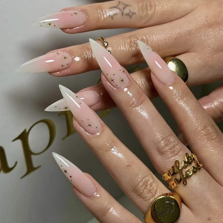 24 pz. Unghie Finte Sfumate Effetto Blush, Lunghe a Stiletto, con Stella, Unghie Finte a Mandorla Semplici, Pronte all'Uso, Riutilizzabili per Manicure