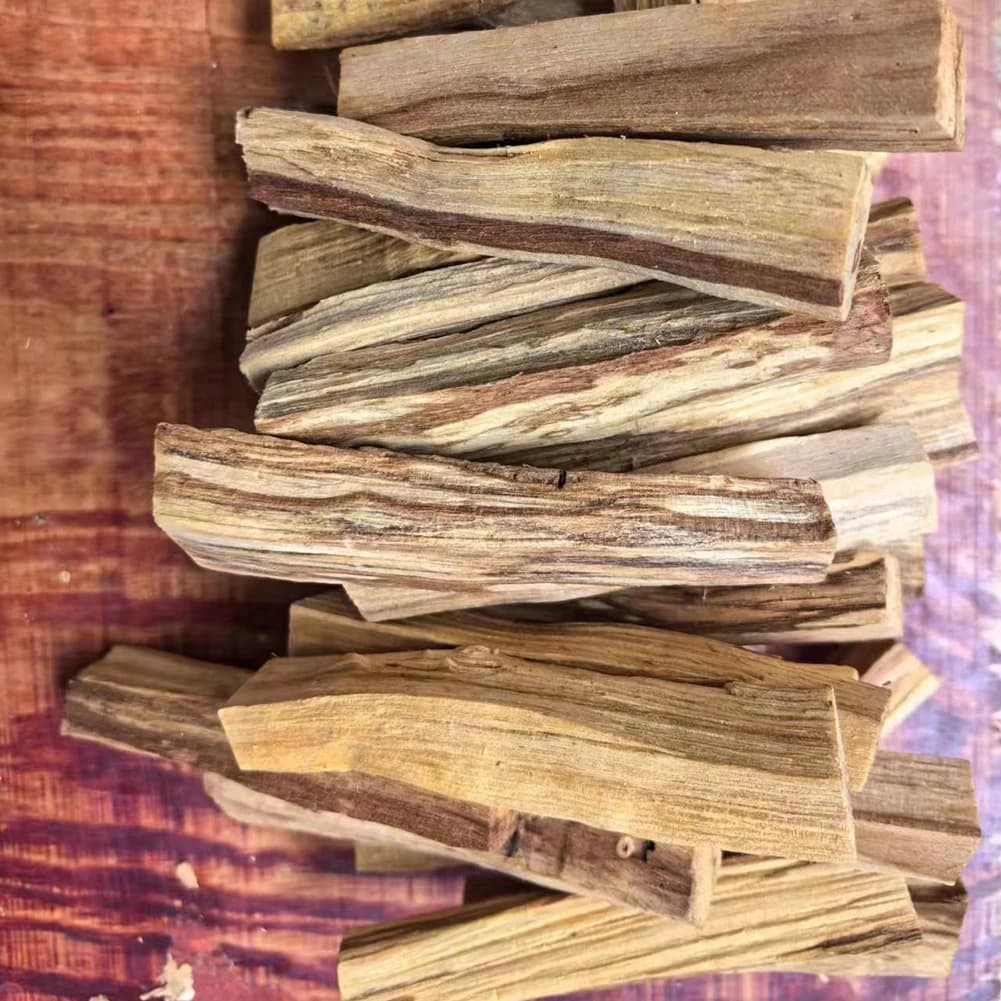 Bastoncini di Palo Santo, Incenso Naturale Purificante e Curativo, Diffusore di Aromi in Legno, Strisce di Legno Grezzo Naturale