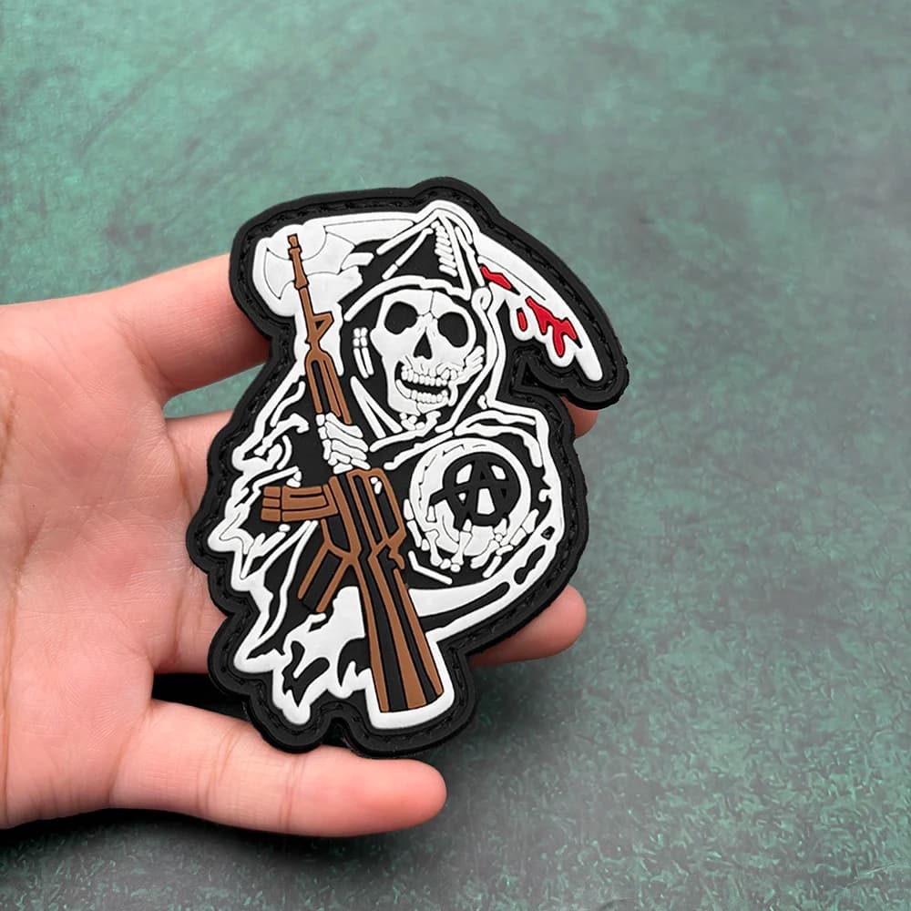 Patch in PVC morbido a forma di teschio - Adesivo con effetto fosforescente, adatto per cappelli, vestiti, zaini, giacche, gilet - Patch ricamato